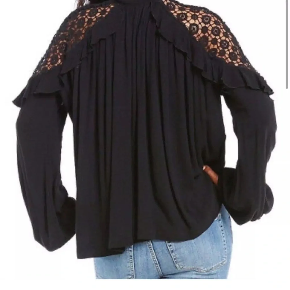 Free People Little Bit of Love Black Lace Ruffle Long Sleeved Blouse EUC Sz XS